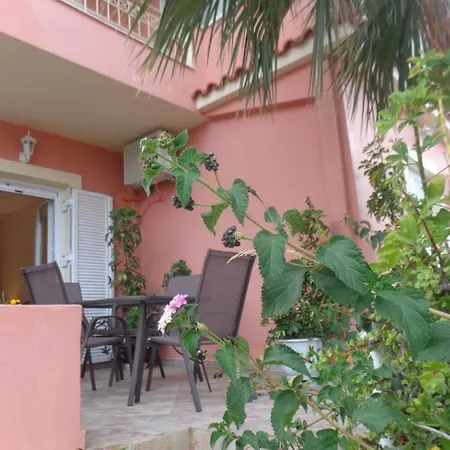 Angelina's Helmata Tatil Evi *